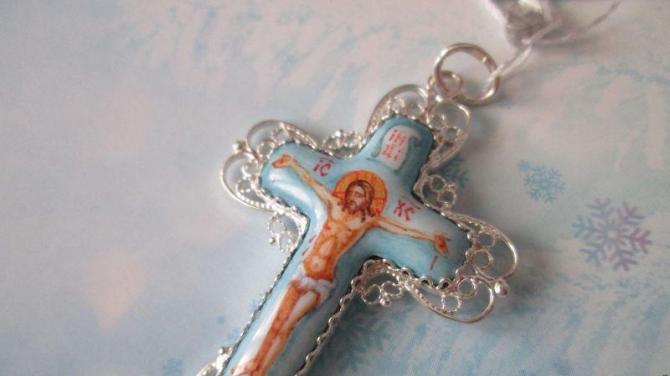 Можно ли православным не носить нательный крестик